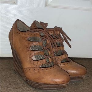 Vintage style lace up heels